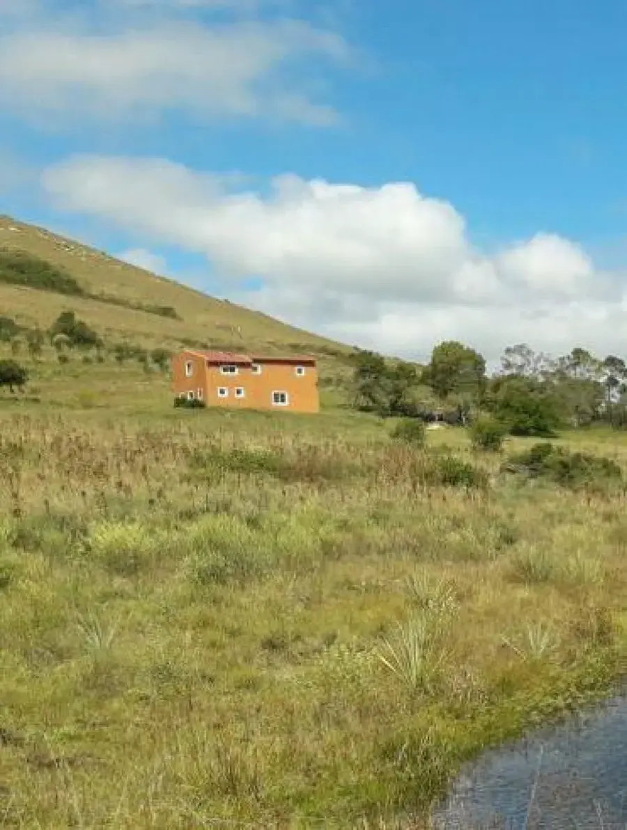 104 hectares near Aiguá